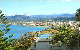 Kastelli Kissamos: View from Delfini Aparthotel towards the town